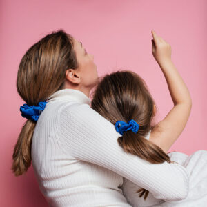 Szafirowy Blask - scrunchie dziecięca - obrazek 7