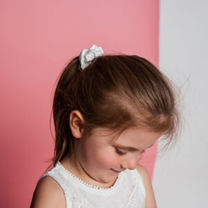 Subtelne Ecru - scrunchie dziecięca - obrazek 3